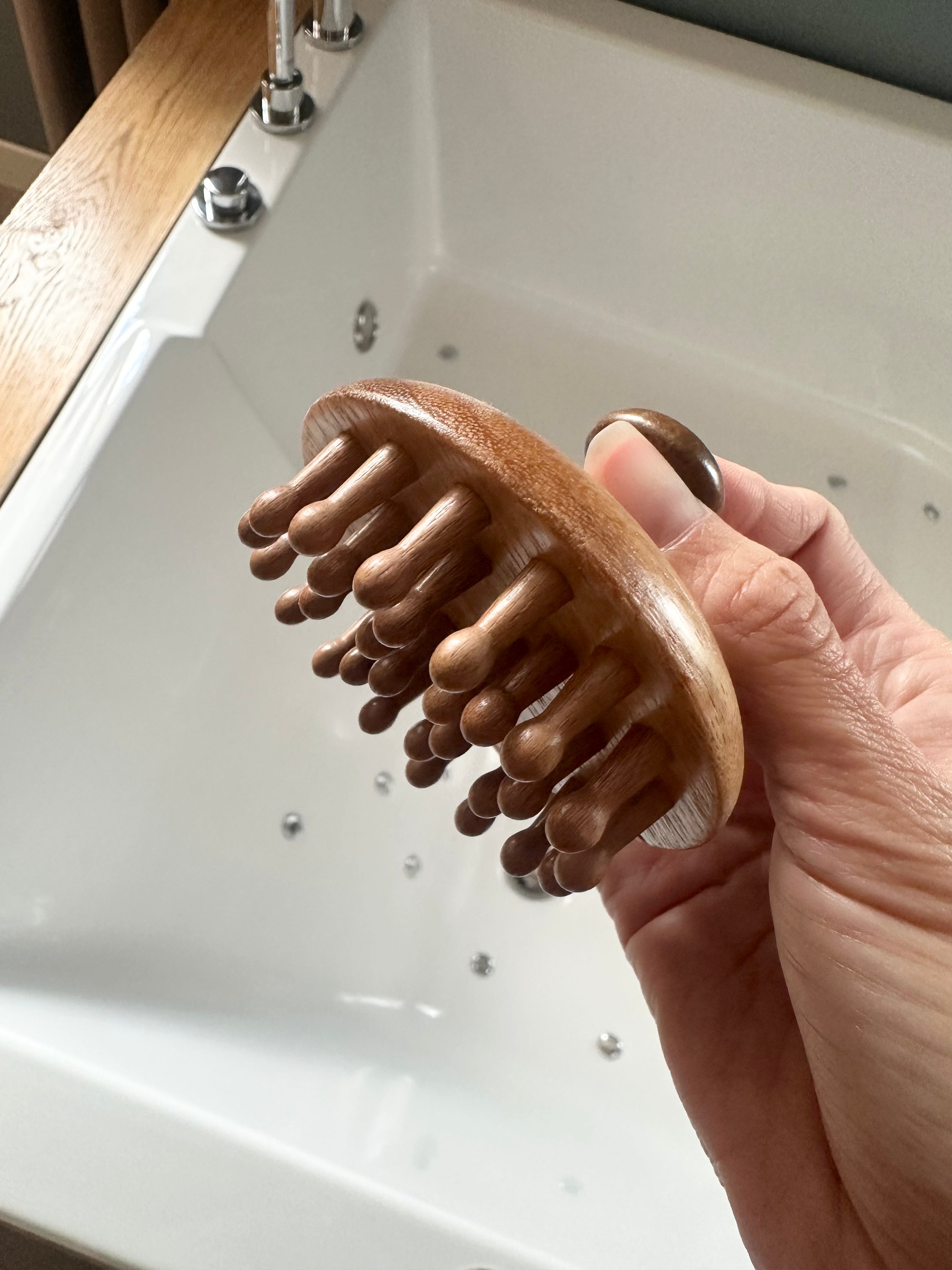 Brosse massante en bois